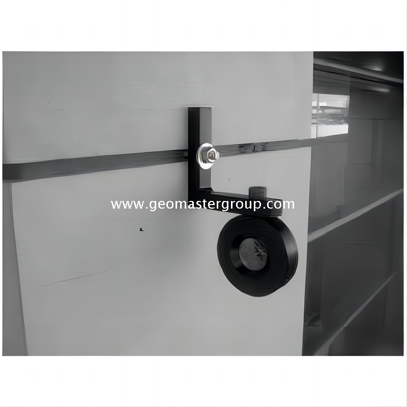 L-bar Monitoring Prism